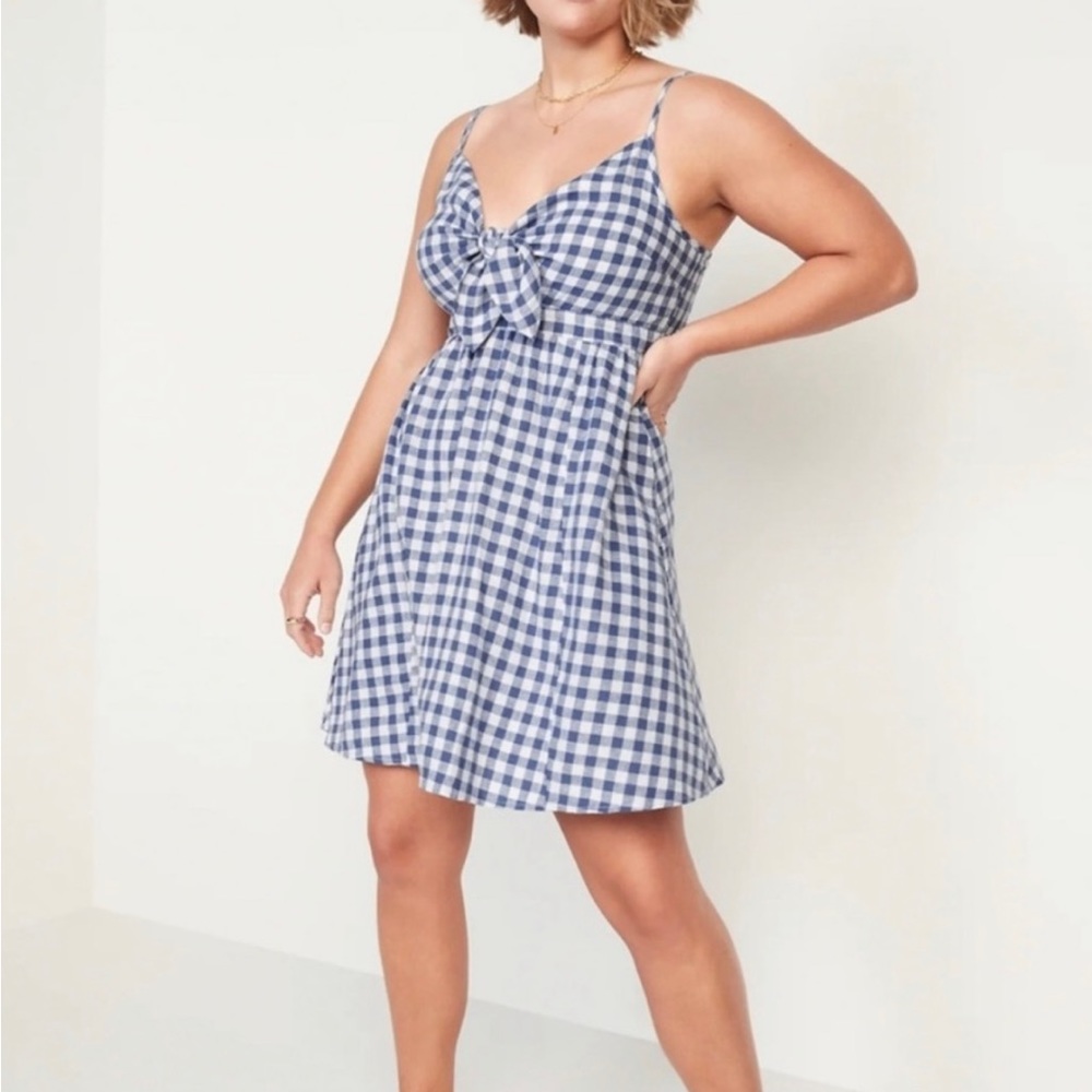 Old Navy gingham print dress, size medium